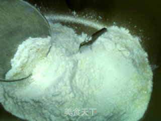 蔓越莓核桃节日面包的做法步骤：2