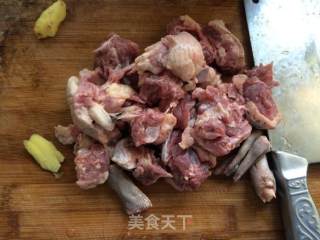 干锅鸭肉---干锅三宝的做法步骤：1
