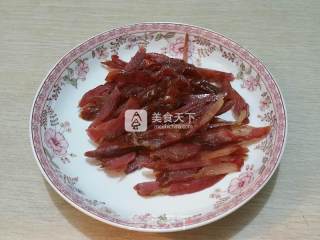 腊肠炒芹菜的做法步骤：4
