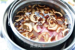 鲜笋香菇排骨养生粥的做法步骤：3