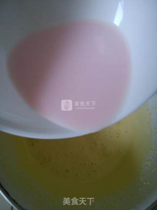 炼乳戚风蛋糕的做法步骤：5