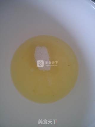 炼乳戚风蛋糕的做法步骤：7