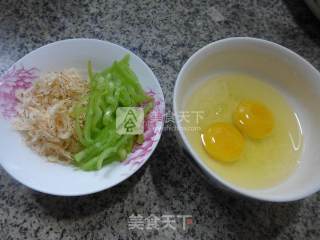 虾皮椒蛋的做法步骤：1