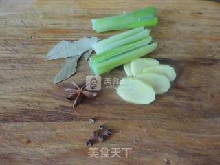 牛肉炖土豆的做法步骤：2