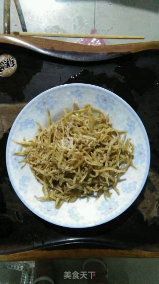 糖色小银鱼的做法步骤：1