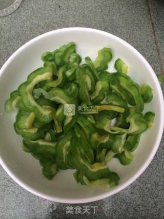 苦瓜煎蛋的做法步骤：4