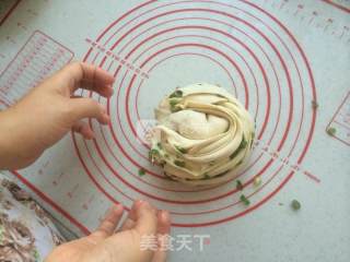家常葱油饼的做法步骤：7