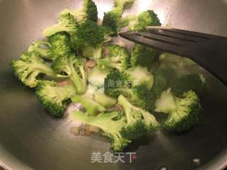 蛤蜊西兰花（鲜蔬蛤蜊）的做法步骤：4