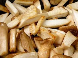 咸蛋杏鲍菇 ☆ 咸蛋炒蔬8的做法步骤：4