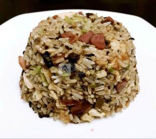 芽菜香肠蛋炒饭--丰富的浓香味道的做法步骤：6