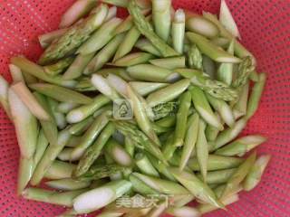 腊味芦笋的做法步骤：2