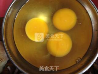 菌可以简单的吃---鸡枞菇炒鸡蛋的做法步骤：3
