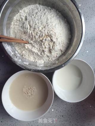 麻酱糖花卷的做法步骤：1