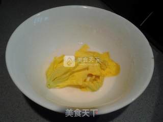 炸丝瓜花的做法步骤：3