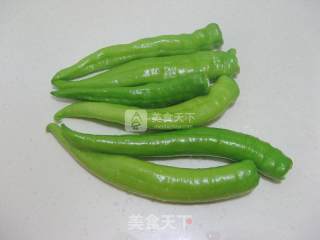 素炒尖椒豆腐皮的做法步骤：1
