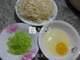 椒蛋汤面的做法步骤：1