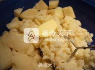 来自法兰西的美味咖哩沾酱可乐饼的做法步骤：2