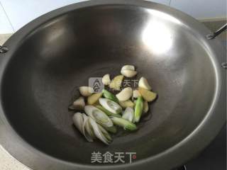 米饭杀手【泡椒烧黑鱼】的做法步骤：5