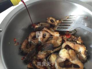 米饭杀手【泡椒烧黑鱼】的做法步骤：9