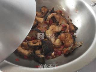 米饭杀手【泡椒烧黑鱼】的做法步骤：11