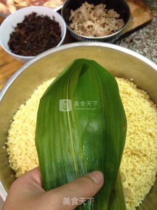 笋干大肉粽的做法步骤：4