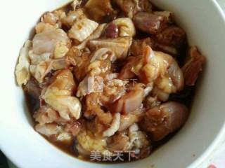 香菇焖鸡的做法步骤：4