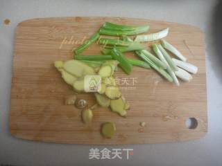 清蒸鲈鱼的做法步骤：3
