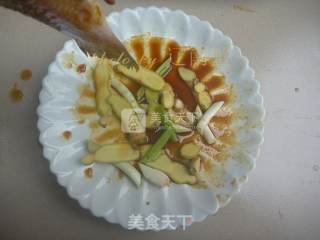 清蒸鲈鱼的做法步骤：4