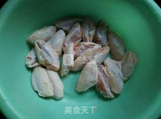 自制KFC炸鸡翅的做法步骤：1