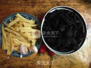 无油烟厨房-腐竹拌木耳的做法步骤：1
