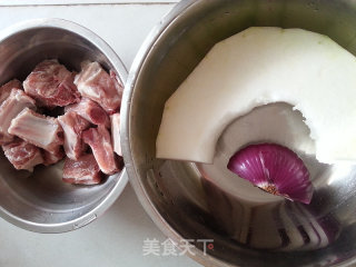 冬瓜炖排骨-----夏季家常菜的做法步骤：1