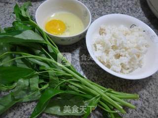 鸡蛋空心菜炒饭的做法步骤：1
