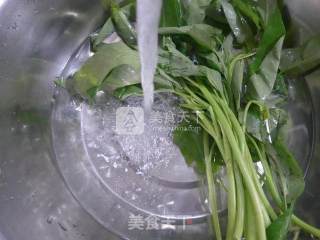 鸡蛋空心菜炒饭的做法步骤：2