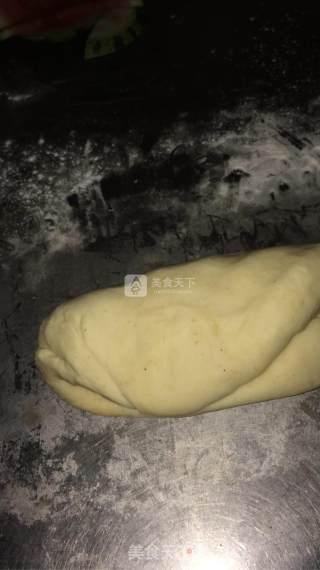 烫面韭菜鸡蛋饼的做法步骤：1