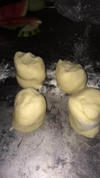烫面韭菜鸡蛋饼的做法步骤：2