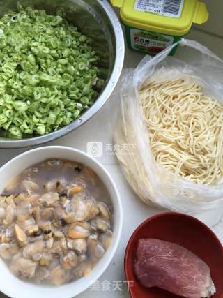 芸豆蚬子打卤面的做法步骤：1