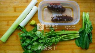 葱烧海参——海参的家常做法的做法步骤：2