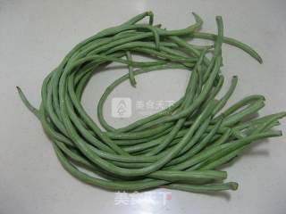 凉拌豇豆的做法步骤：1