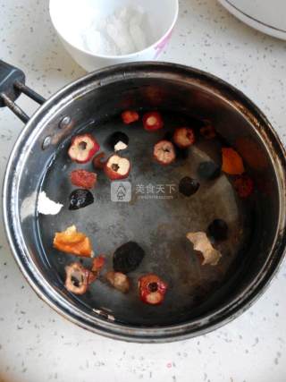 夏季开胃酸梅汤的做法步骤：2
