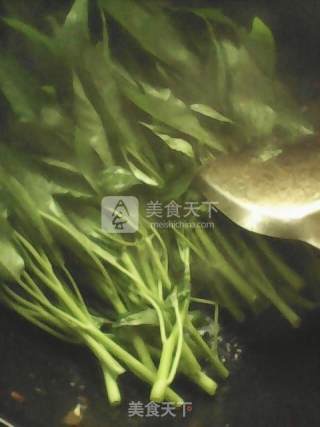 煸炒空心菜的做法步骤：2