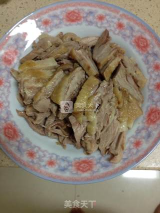 凉拌鸭丝的做法步骤：1