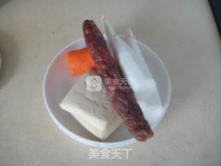 腊肠炒三丁的做法步骤：2
