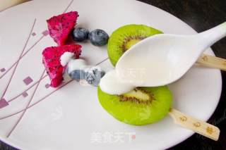 酸奶水果串烧的做法步骤：7