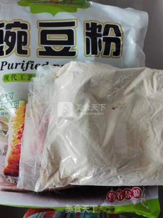 酸辣豌豆凉粉的做法步骤：1