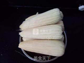 水煮老玉米的做法步骤：2