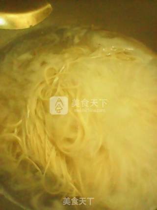 酸辣汤面的做法步骤：4