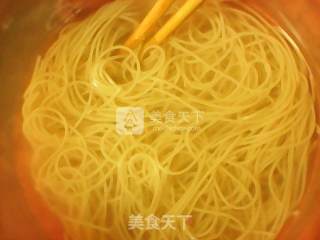 酸辣汤面的做法步骤：5
