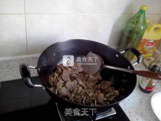 炒羊肉~最简单的方法啦的做法步骤：2