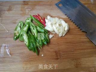 清炒腐竹茶树菇的做法步骤：4