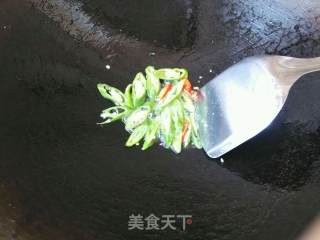 清炒腐竹茶树菇的做法步骤：5